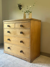 Load image into Gallery viewer, Pine Chest of Drawers.
