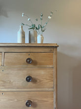 Load image into Gallery viewer, Pine Chest of Drawers.
