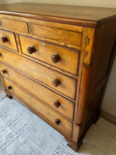 Load image into Gallery viewer, Golden Oak Chest of Drawers.
