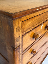 Load image into Gallery viewer, Golden Oak Chest of Drawers.
