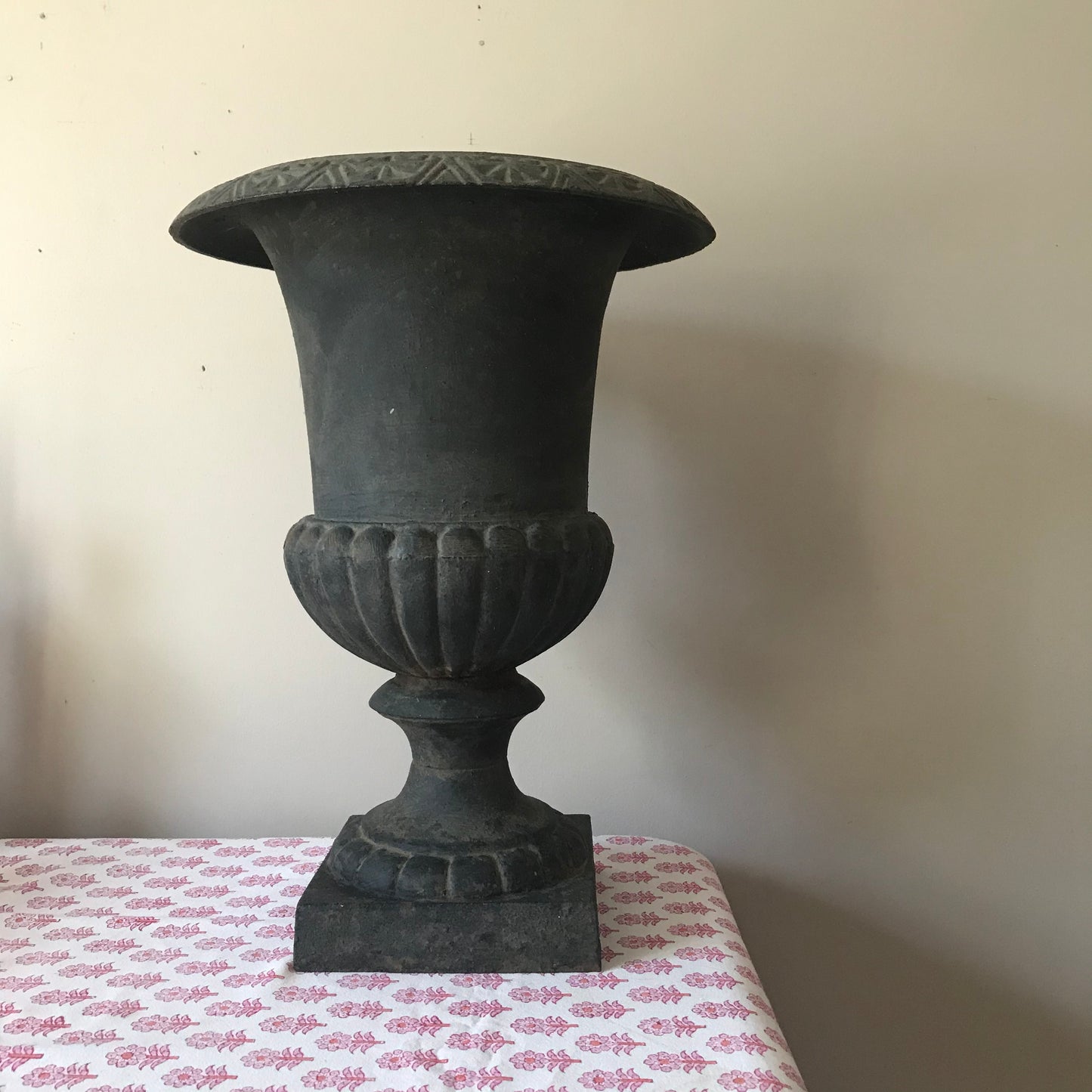 Campana Urn.