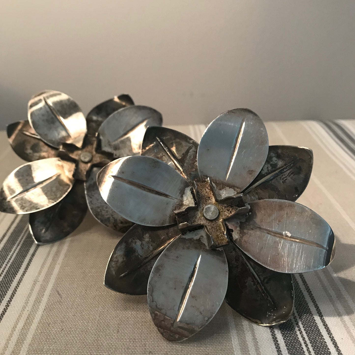 Stylish Lily Pad Candle Holders.